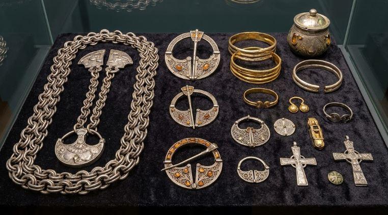 Jewelries